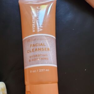 Hydrating Vitamin C Facial Cleanser - Orange